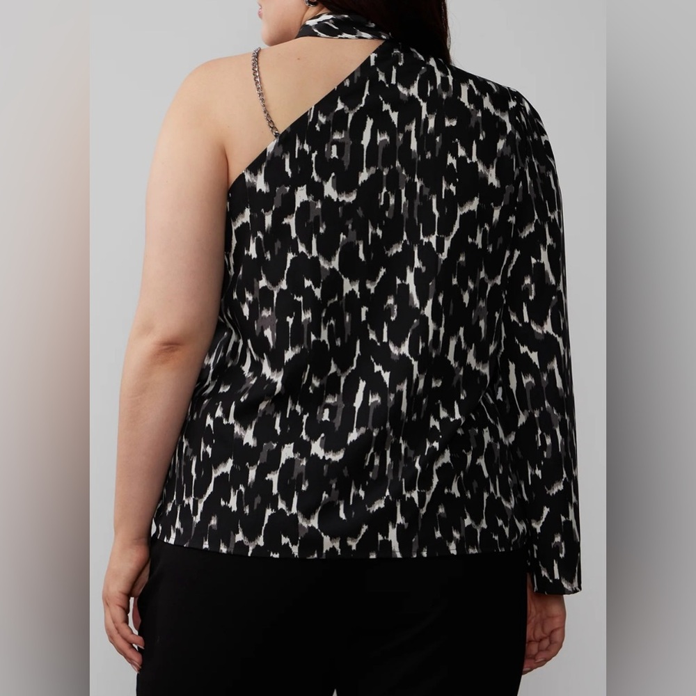 Chain Shoulder Top - Picture 3 of 4
